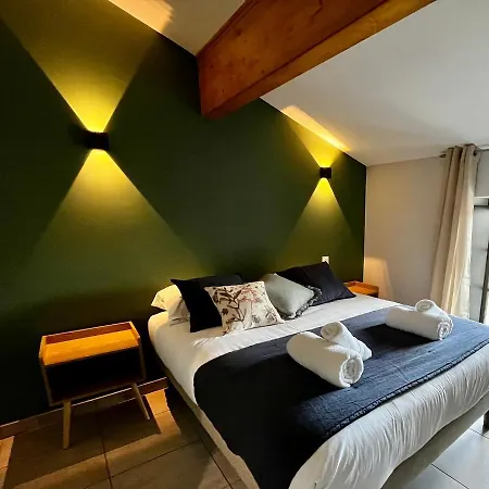 Les Demoiselles De La Tour ! Apartmán