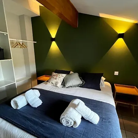 Апартаменты Les Demoiselles De La Tour !