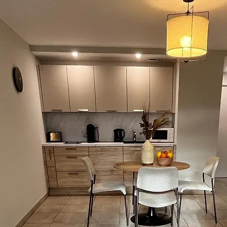 Les Demoiselles De La Tour ! *