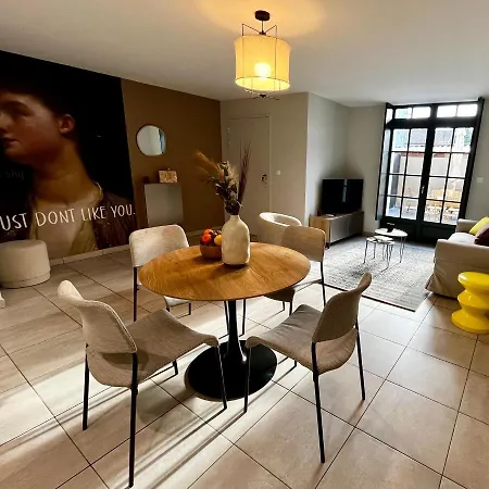 Apartment Les Demoiselles De La Tour ! *