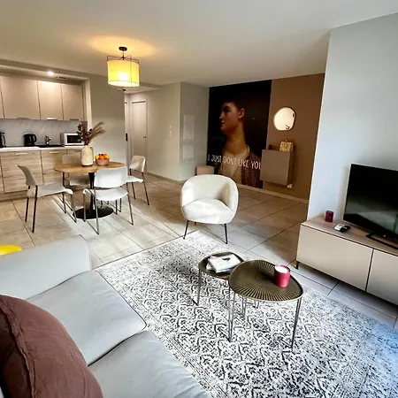 Les Demoiselles De La Tour ! * Каркассон