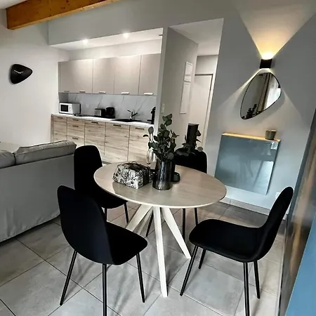 Апартаменты Les Demoiselles De La Tour ! Каркассон