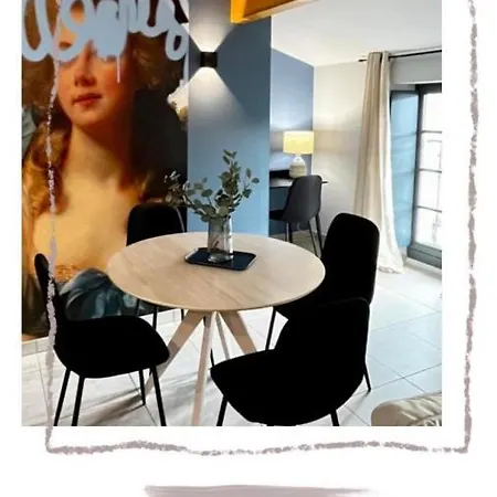 Les Demoiselles De La Tour ! Каркассон