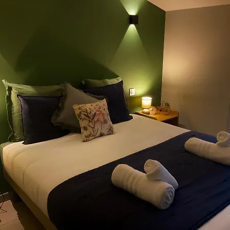 Les Demoiselles De La Tour ! Апартаменти