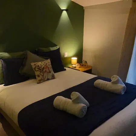 Les Demoiselles De La Tour ! * Каркассонн