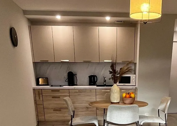 Les Demoiselles De La Tour ! *