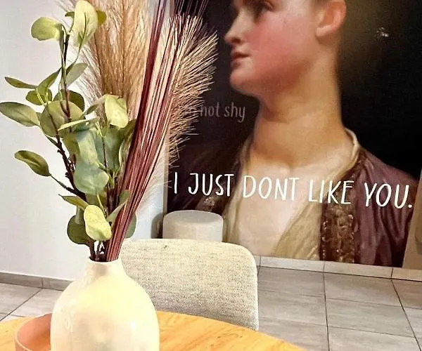 Les Demoiselles De La Tour !