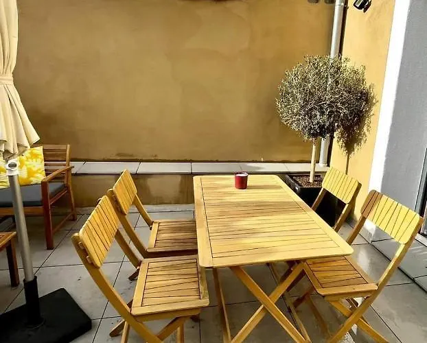 Les Demoiselles De La Tour !