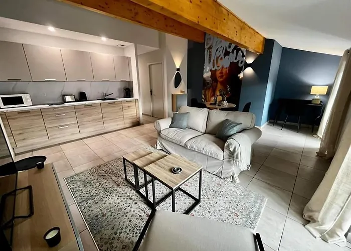 Les Demoiselles De La Tour ! Carcassonne