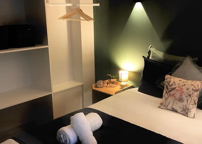 Les Demoiselles De La Tour ! *