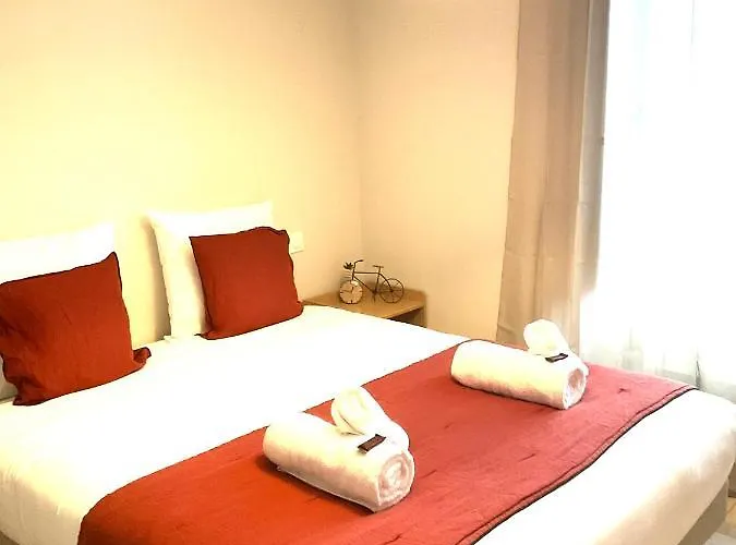 Les Demoiselles De La Tour ! Apartament *